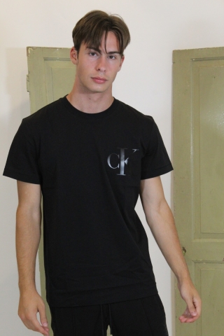 T-Shirt logo Calvin Klein J30J318205 nera.